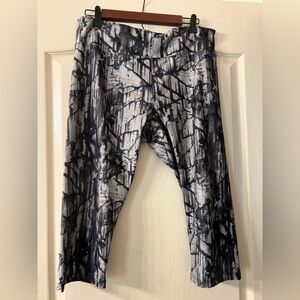 Abstract Black and Gray Leggings